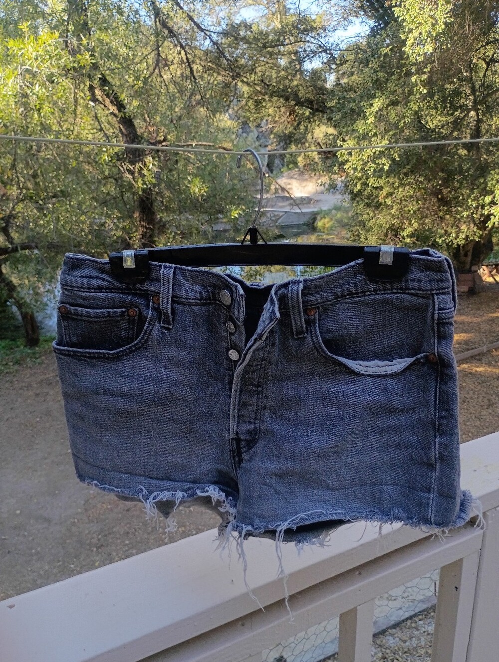 501 Levi's Cut Offs sz.31 Button Fly